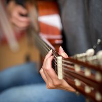 Gitarre spielen